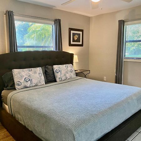 Sunshine Acre 2B 2B King Master Suite, Big Yard Davie Exterior photo